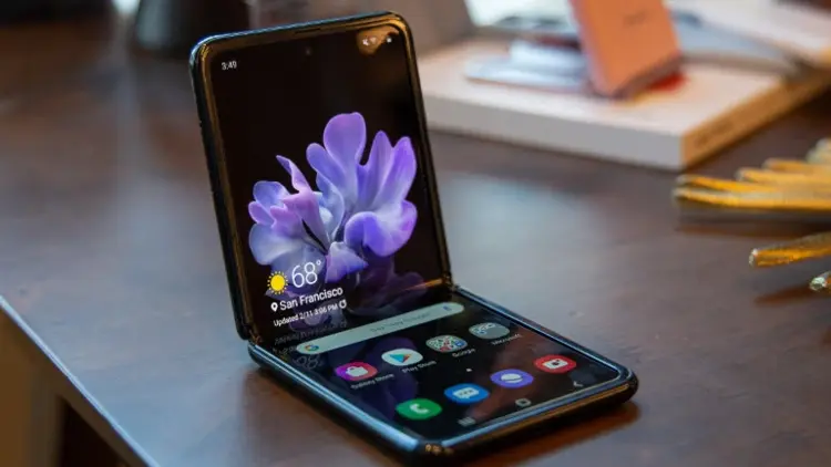 samsung galaxy z flip ile ilgili görsel sonucu