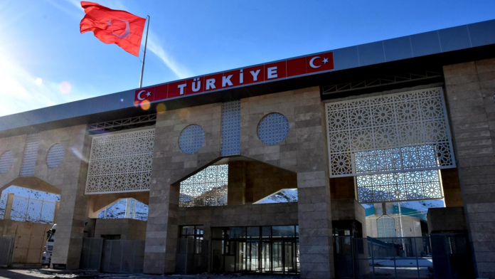 Coronavirüs sebebiyle Türkiye-İran Sınırı Kapatıldı