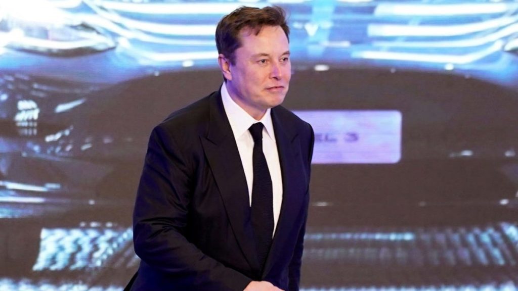Elon Musk, solunum cihazı üretecek 