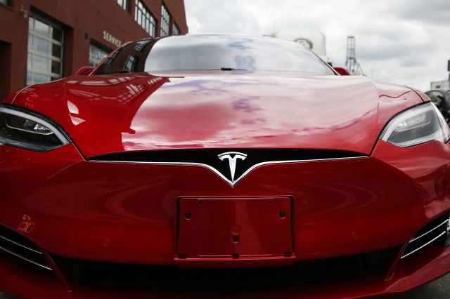 Tesla Tamamen Otonom Sürüş