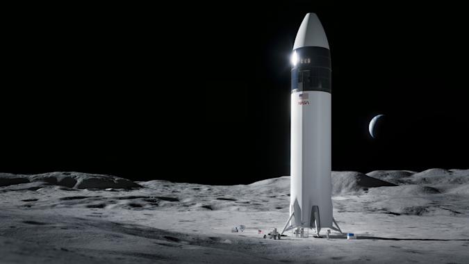 SpaceX Ay Uzay Aracı